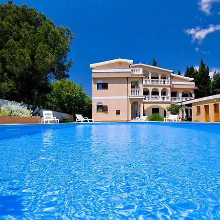 Sun Palace Residence Premantura Exterior foto
