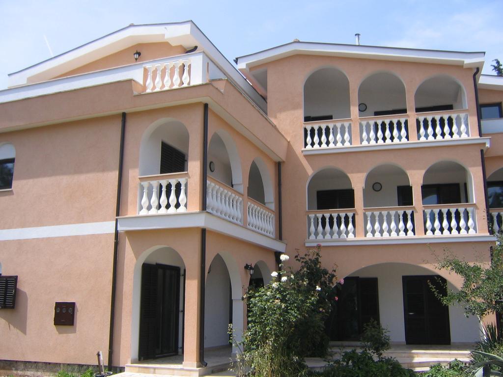 Sun Palace Residence Premantura Exterior foto
