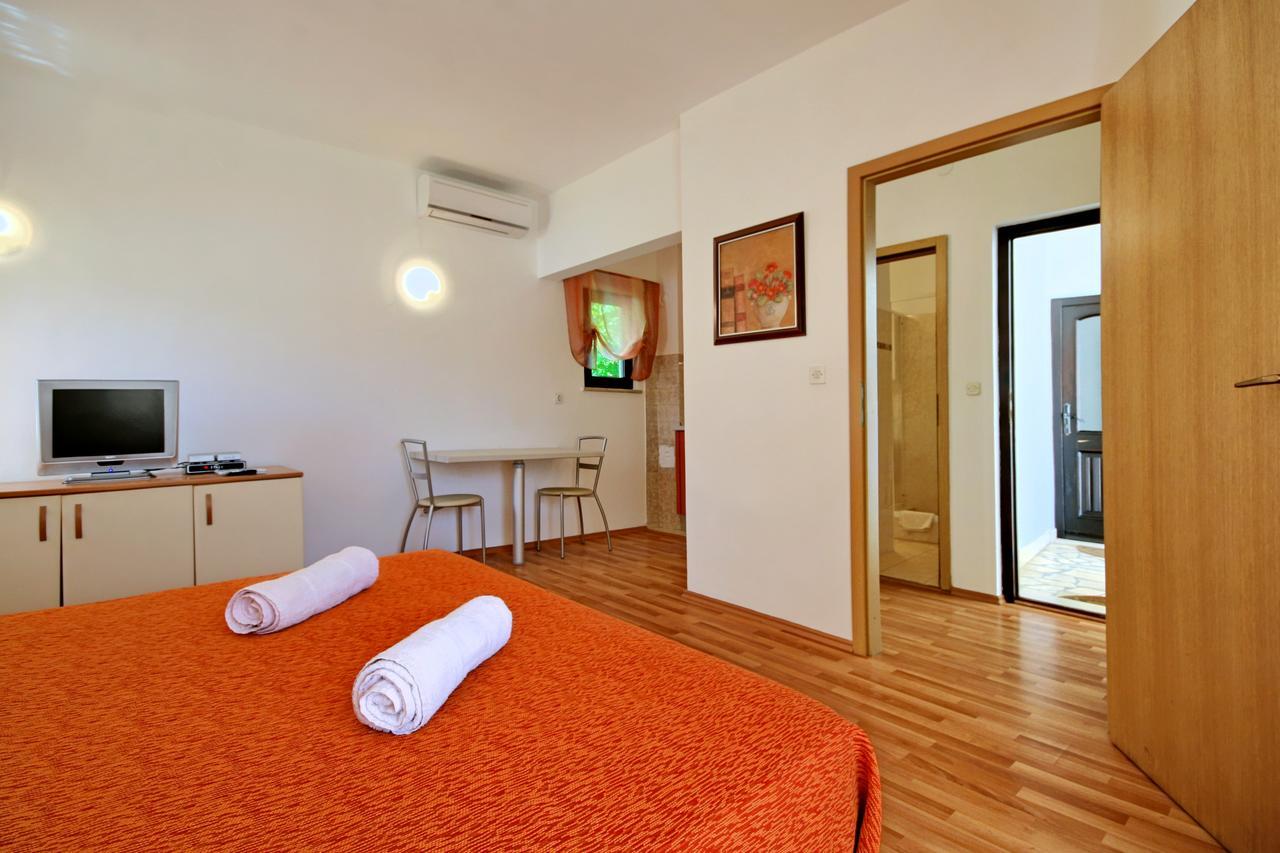 Sun Palace Residence Premantura Exterior foto