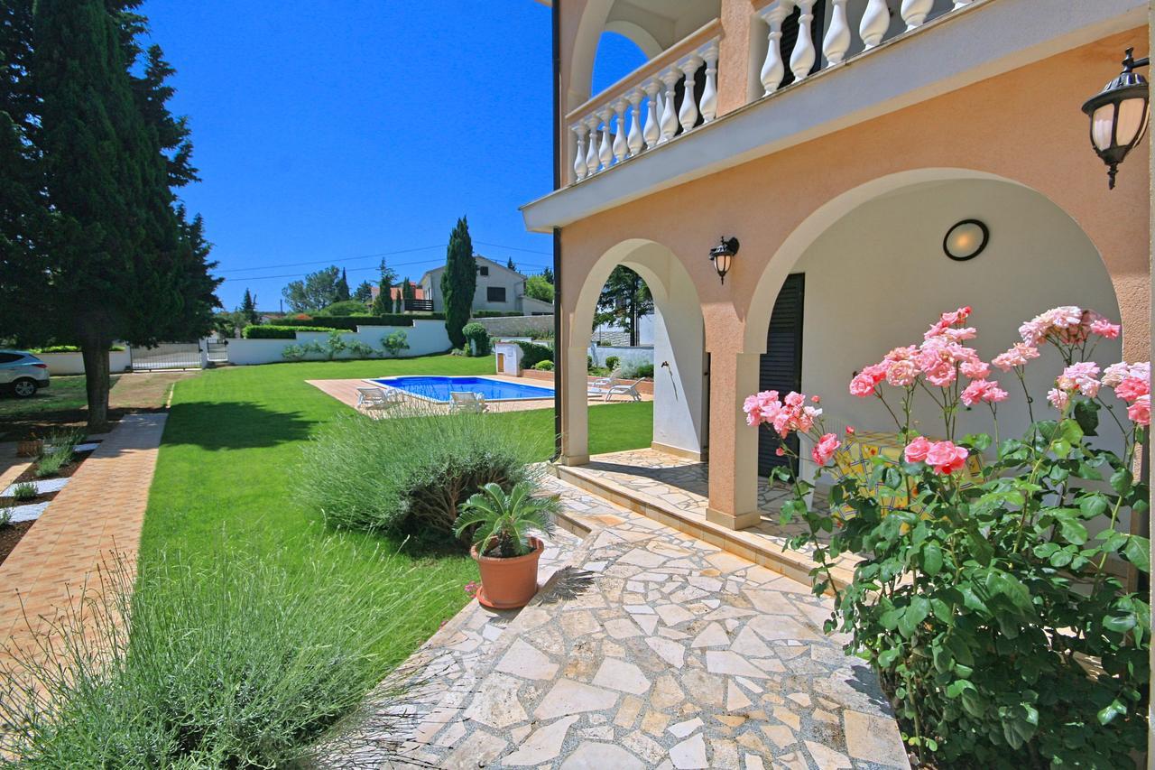 Sun Palace Residence Premantura Exterior foto